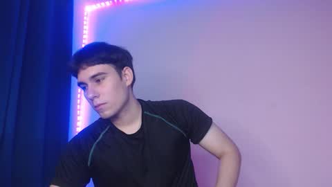 Snapshot of max_snow1616 chatting on February 4, 2026, 4:02 pm max_snow1616 online show from February 4, 2026, 4:02 pm