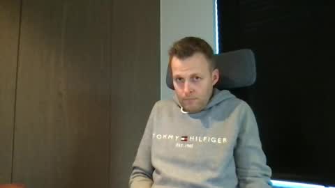 Max take off clothes online show from January 28, 2025, 12:00 pm