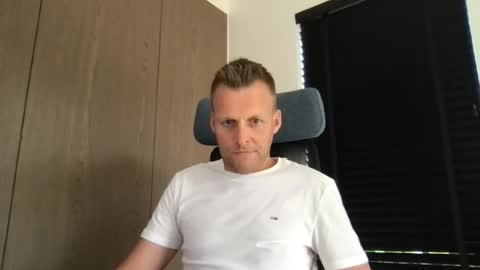 Max take off clothes online show from August 6, 2026, 11:23 am