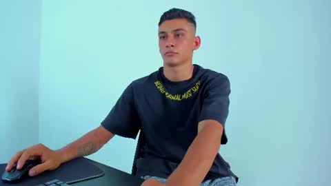 Snapshot of max_wild01 chatting on July 15, 2026, 6:46 pm MAX online show from July 15, 2026, 6:46 pm