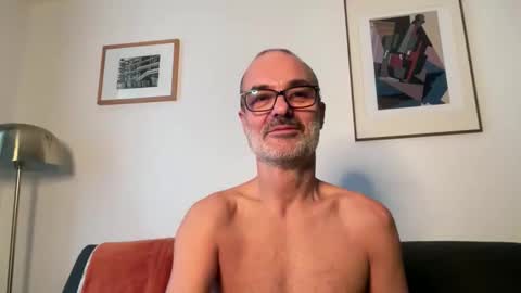 Max Mikado online show from November 21, 2025, 3:22 pm