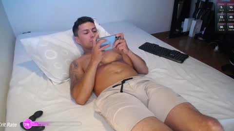 Snapshot of maxi_mux1 chatting on December 10, 2024, 5:07 am MAXI online show from December 10, 2024, 5:07 am