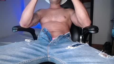 Snapshot of maxi_mux1 chatting on December 29, 2024, 6:24 am MAXI online show from December 29, 2024, 6:24 am