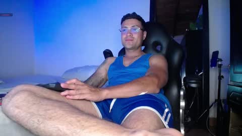 Snapshot of maxi_mux1 chatting on February 6, 2025, 5:14 am MAXI online show from February 6, 2025, 5:14 am