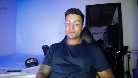 Snapshot of maxi_mux1 chatting on February 7, 2025, 11:45 pm MAXI online show from February 7, 2025, 11:45 pm