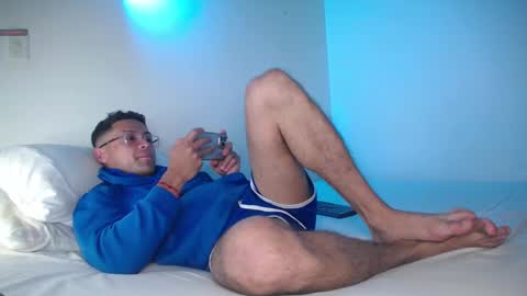 Snapshot of maxi_mux1 chatting on February 18, 2025, 6:04 am MAXI online show from February 18, 2025, 6:04 am