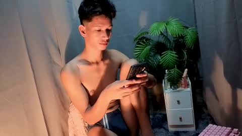 Snapshot of maxiebunny99 chatting on September 26, 2025, 9:08 pm Reyn online show from September 26, 2025, 9:08 pm