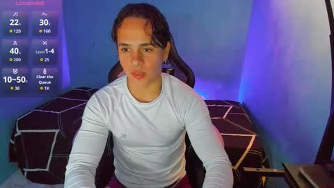 Snapshot of maximiliano_scoott_ chatting on October 14, 2025, 6:42 pm maximiliano_scoott_ online show from October 14, 2025, 6:42 pm