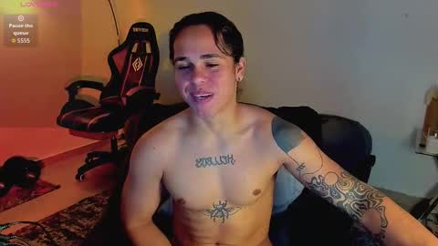 maximiliano_scoott_ online show from March 23, 2026, 9:52 pm