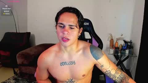 maximiliano_scoott_ online show from April 3, 2026, 10:52 pm