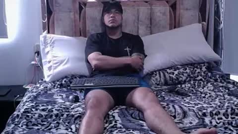 Snapshot of maximiliansterling chatting on August 3, 2026, 1:27 pm Maximilian online show from August 3, 2026, 1:27 pm