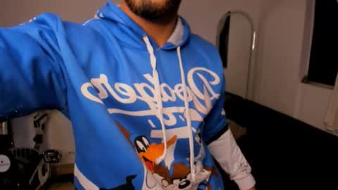 Maximo online show from November 19, 2025, 3:06 am