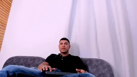 Maximo Montana online show from July 22, 2026, 9:39 pm