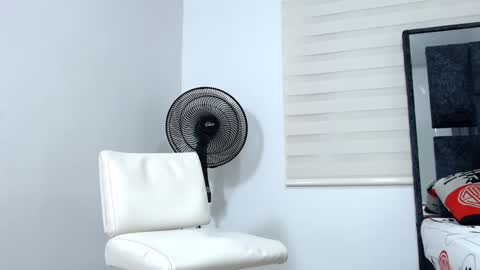 Maximo Sebastian online show from January 6, 2025, 3:20 am