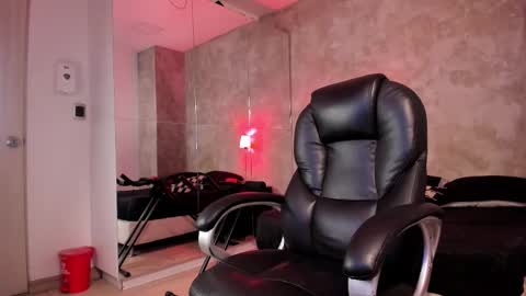 maximo_zahir online show from January 5, 2026, 7:39 pm