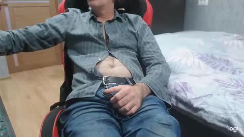 maximus3334 online show from October 16, 2025, 11:22 am