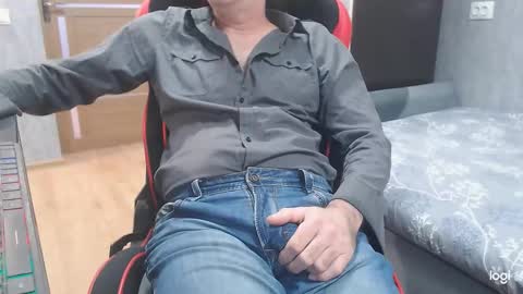 maximus3334 online show from November 7, 2025, 11:32 am