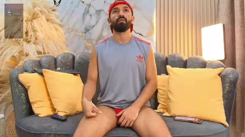 Snapshot of maximus_thorne chatting on April 27, 2026, 8:18 pm Maximus online show from April 27, 2026, 8:18 pm