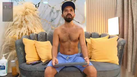 Snapshot of maximus_thorne chatting on April 30, 2026, 10:14 pm Maximus online show from April 30, 2026, 10:14 pm