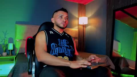 Maximus Clark online show from February 4, 2026, 3:45 am