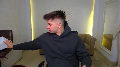 MaxKaiden online show from February 3, 2026, 5:49 am