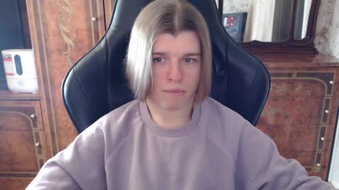 Snapshot of maxplay18 chatting on February 19, 2025, 3:49 pm Max online show from February 19, 2025, 3:49 pm