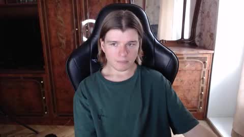 Snapshot of maxplay18 chatting on October 10, 2025, 10:14 am Max online show from October 10, 2025, 10:14 am