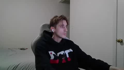 Max Ryder online show from December 17, 2025, 1:55 am