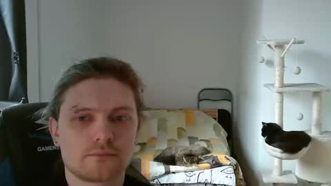 Snapshot of maxs_93 chatting on October 6, 2025, 9:07 am maxs_93 online show from October 6, 2025, 9:07 am