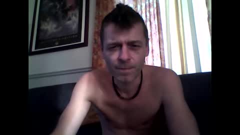 Snapshot of maxthewolf chatting on October 9, 2025, 8:40 pm MaxTheWolf online show from October 9, 2025, 8:40 pm