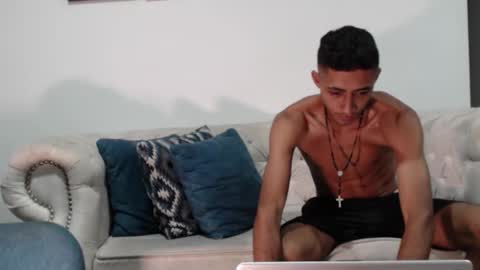 maxwolf18 online show from October 21, 2025, 1:06 am
