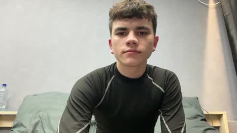 Snapshot of maxwoolf chatting on April 6, 2026, 2:07 pm Max online show from April 6, 2026, 2:07 pm