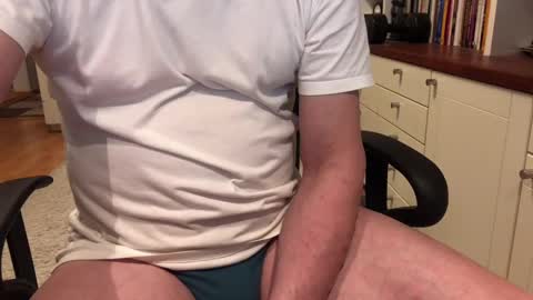Snapshot of maxx_martin chatting on February 7, 2025, 5:41 am Max online show from February 7, 2025, 5:41 am