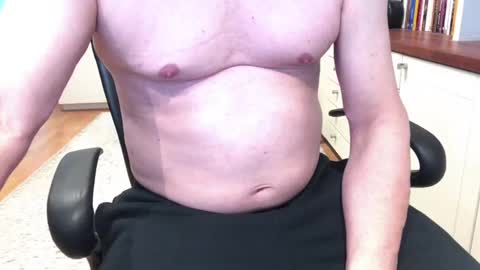 Snapshot of maxx_martin chatting on February 27, 2025, 7:34 am Max online show from February 27, 2025, 7:34 am