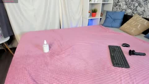 Leila online show from April 18, 2026, 12:42 pm