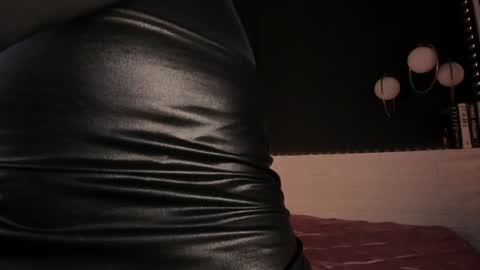 Snapshot of maya___muse chatting on April 27, 2026, 2:37 pm Maya online show from April 27, 2026, 2:37 pm