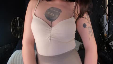 Snapshot of maya___muse chatting on May 10, 2026, 2:44 pm Maya online show from May 10, 2026, 2:44 pm