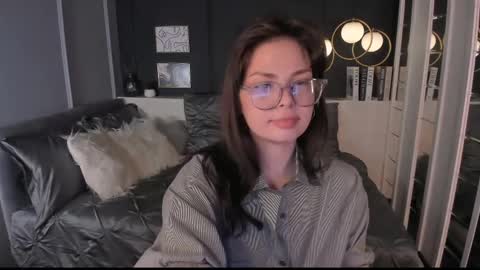 Snapshot of maya___muse chatting on May 18, 2026, 2:34 pm Maya online show from May 18, 2026, 2:34 pm