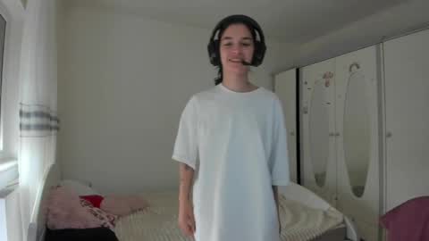 Maya online show from April 11, 2026, 10:30 am