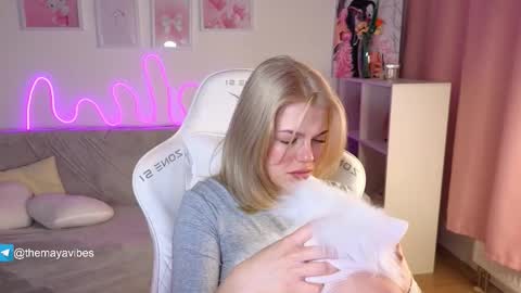 Maya online show from February 1, 2026, 3:27 am