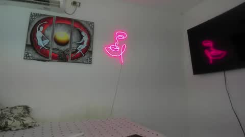 maya_nova1 online show from February 1, 2026, 11:25 pm