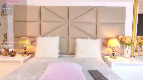 mayadeluca_ online show from October 20, 2025, 9:04 pm