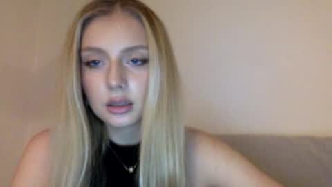 Snapshot of mayaflirt chatting on February 18, 2026, 9:00 pm mayaflirt online show from February 18, 2026, 9:00 pm