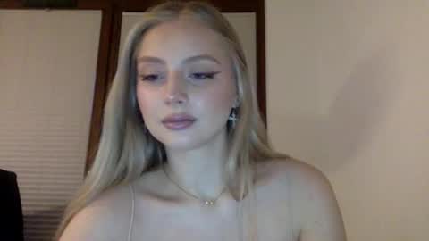 mayaflirt online show from March 15, 2026, 4:57 pm