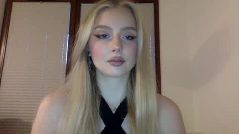 mayaflirt online show from April 12, 2026, 5:29 pm