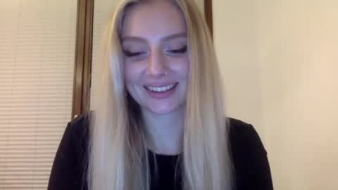 mayaflirt online show from May 14, 2026, 8:26 pm