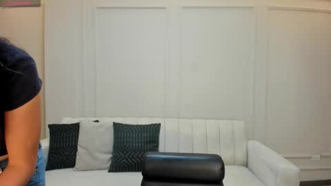 Snapshot of mayahoffman_ chatting on February 9, 2026, 11:14 am M A Y A H O F F M A N online show from February 9, 2026, 11:14 am