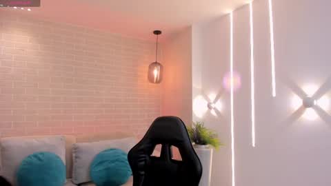 Maya online show from June 8, 2026, 7:47 pm