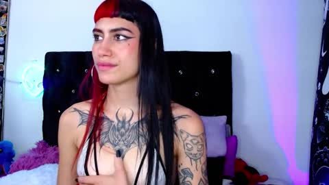 Snapshot of mayaredd chatting on February 6, 2025, 8:45 pm mayaredd online show from February 6, 2025, 8:45 pm