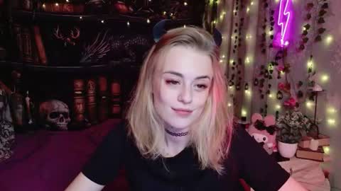 maybe_yours333 online show from August 5, 2026, 12:08 pm
